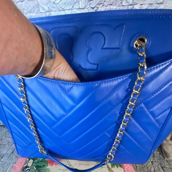Tory Burch Blue Quilted Leather Alexa Tote - Picture 9 of 16